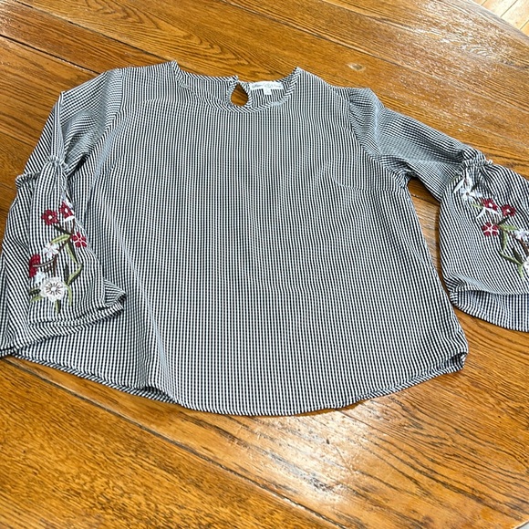 Stem & Vine black/white check top, embroidered sleeves. Size Large. - Picture 1 of 13